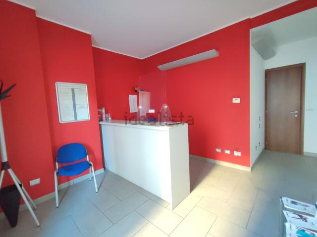 Locale Commerciale in affitto a Piemonte, Cuneo