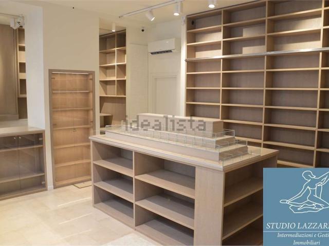 Locale Commerciale in affitto a Zona Centro, Brescia
