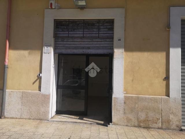 Locale Commerciale in affitto a Puglia, Foggia