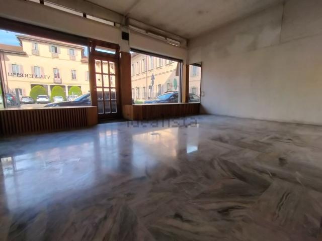 Locale Commerciale in affitto a Biassono, Lombardia