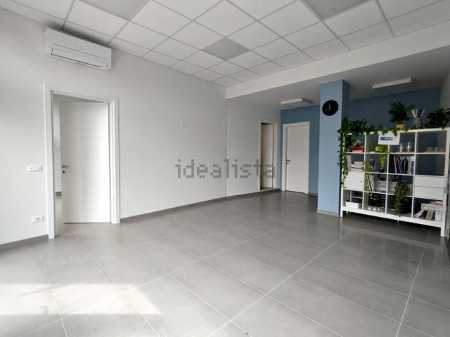 Locale Commerciale in affitto a Santa Maria del Rovere, Treviso