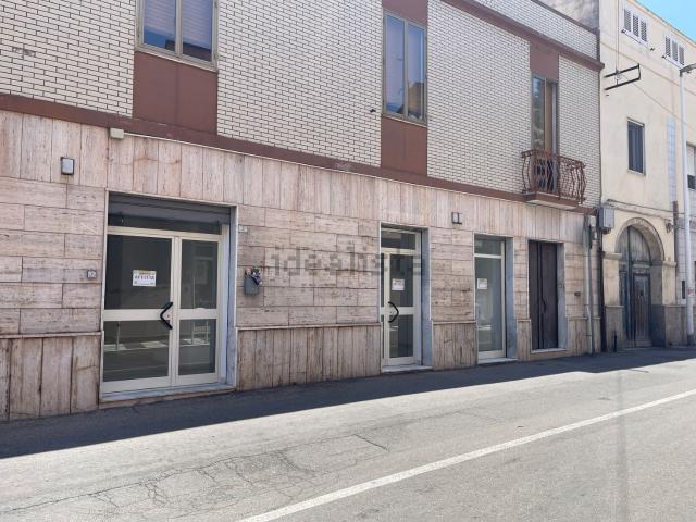 Locale Commerciale in affitto a Quartu Sant'elena, Sardigna/Sardegna