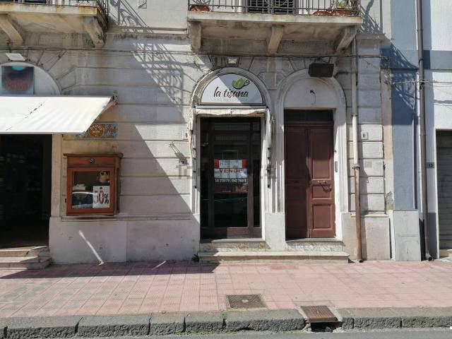 Locale Commerciale in affitto a Bucalo, Santa Teresa Di Riva