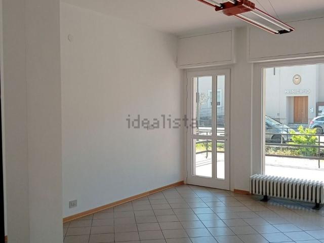 Locale Commerciale in affitto a Piemonte, Cuneo