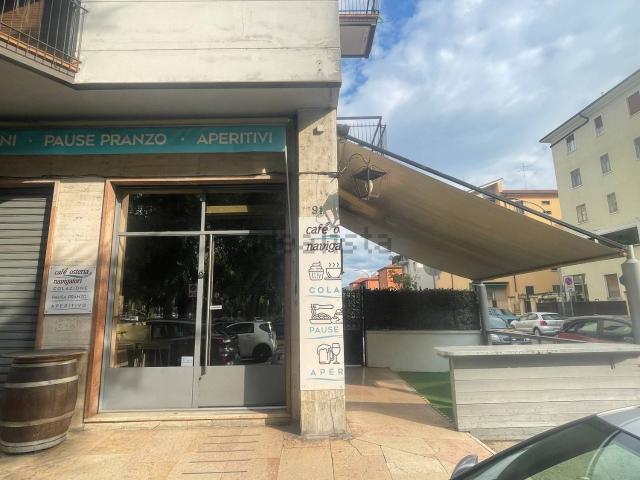 Locale Commerciale in affitto a Verona