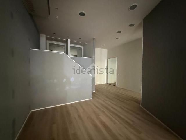 Locale Commerciale in affitto a Cervia, Reggio Emilia