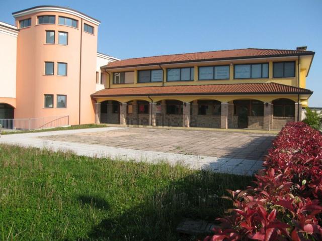 Locale Commerciale in affitto a San Domenico, Selvazzano Dentro