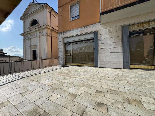 Locale Commerciale in affitto a Vernasca, Reggio Emilia