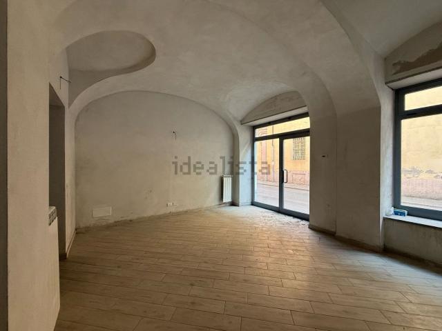 Locale Commerciale in affitto a Piemonte, Alessandria