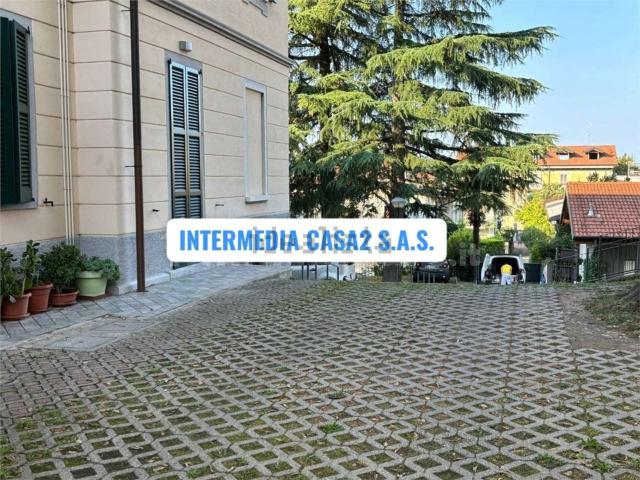 Locale Commerciale in affitto a Comunità Montana Valli del Verbano, Gavirate