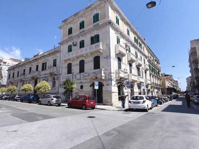Locale Commerciale in affitto a IV Circoscrizione, Messina