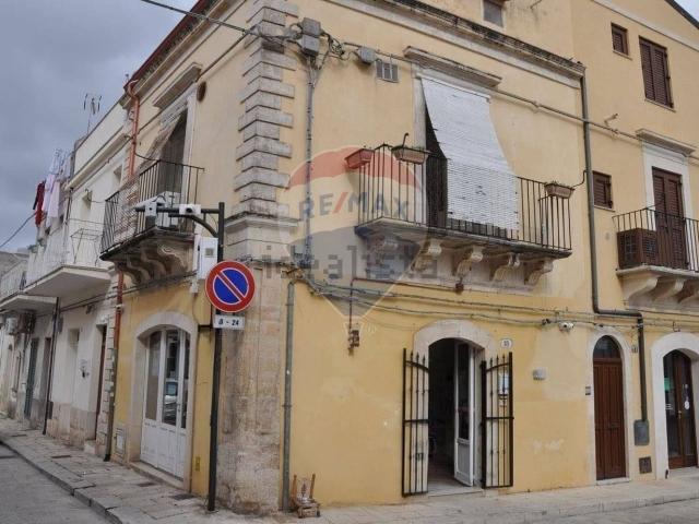 Locale Commerciale in affitto a Ragusa Ibla, Ragusa