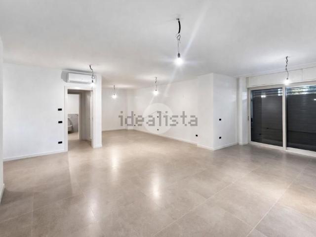 Locale Commerciale in affitto a Scanzorosciate, Lombardia
