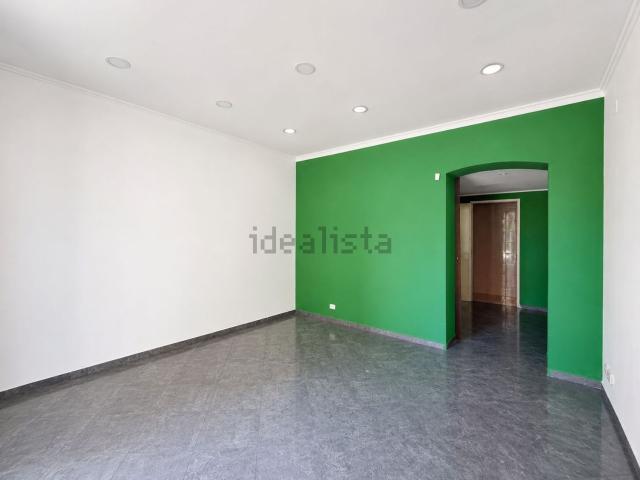 Locale Commerciale in affitto a Puglia, Taranto
