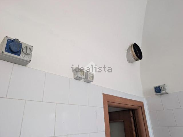 Locale Commerciale in affitto a Caserta, Campania