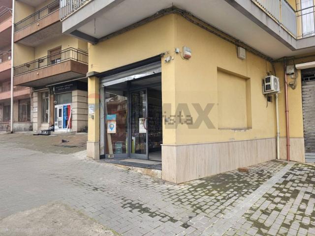 Locale Commerciale in affitto a Ragusa, Sicilia