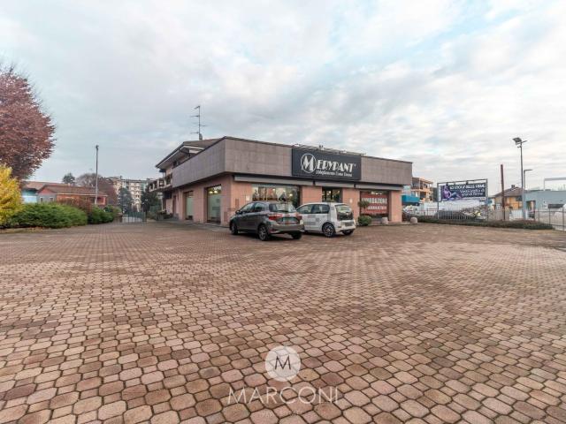 Locale Commerciale in affitto a Piemonte, Novara