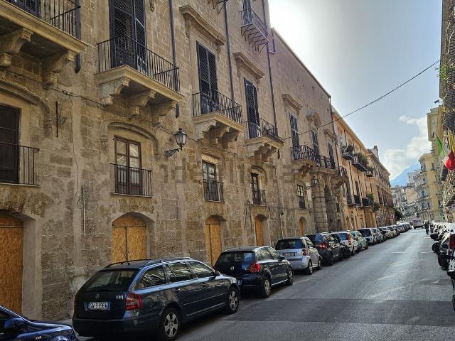 Locale Commerciale in affitto a I Circoscrizione, Palermo