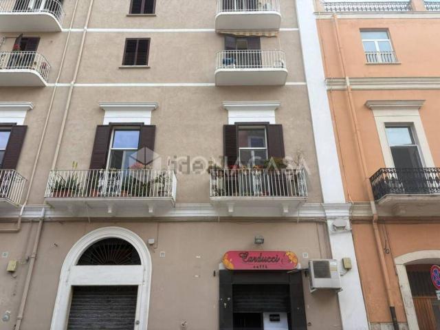 Locale Commerciale in affitto a Municipio 1, Puglia