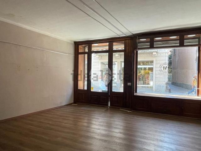 Locale Commerciale in affitto a Rione San Secondo, Piemonte