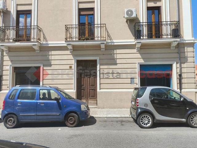Locale Commerciale in affitto a Calabria, Reggio Calabria