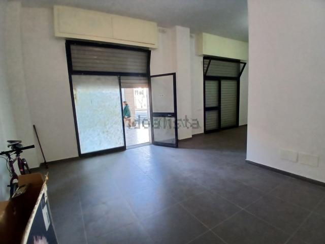 Locale Commerciale in affitto a Mazzetta, La Spezia