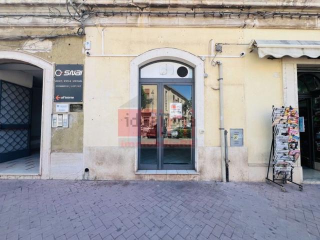 Locale Commerciale in affitto a Modica Alta, Marina Di Modica