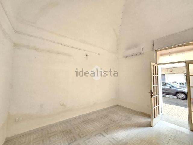Locale Commerciale in affitto a Puglia, Taranto