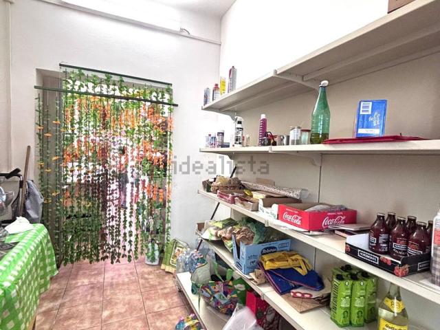 Locale Commerciale in affitto a Livorno, Toscana