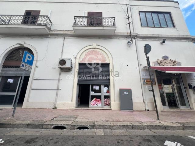 Locale Commerciale in affitto a Puglia, Lecce