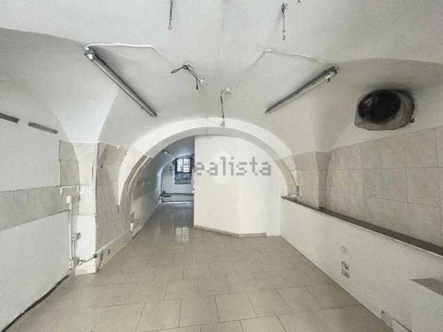 Locale Commerciale in affitto a Sarzana, Liguria