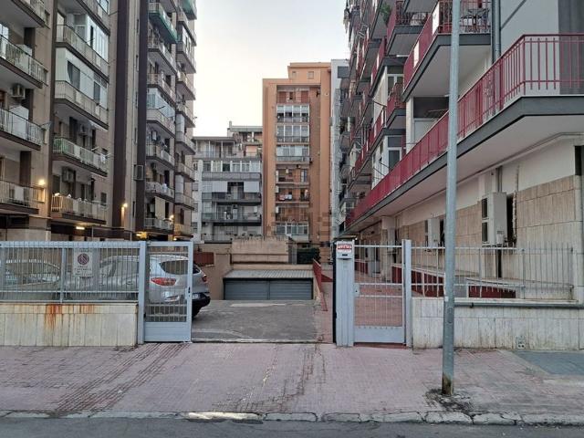 Locale Commerciale in affitto a Puglia, Taranto