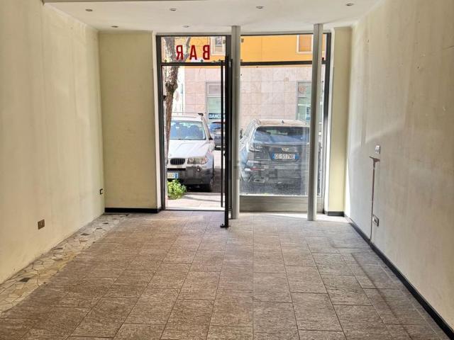 Locale Commerciale in affitto a Municipio Roma VII, Roma Capitale