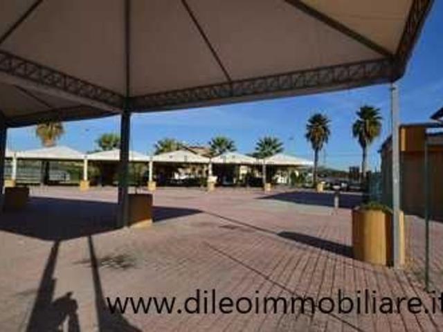 Locale Commerciale in affitto a Marche, Ascoli Piceno