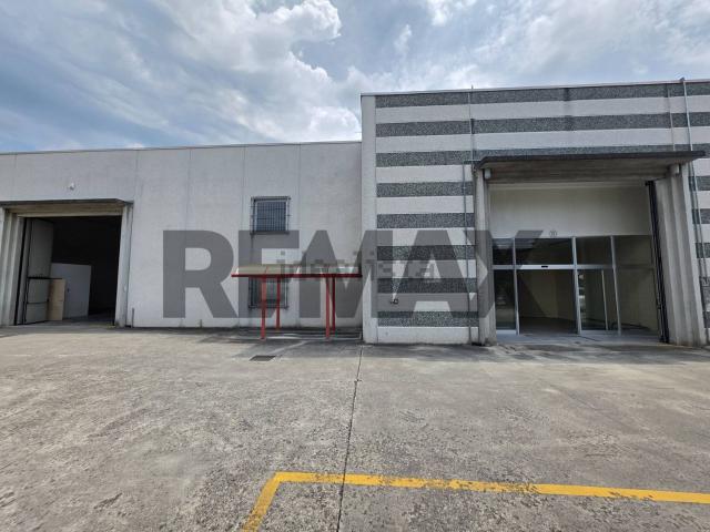 Locale Commerciale in affitto a Trescore Balneario, Lombardia