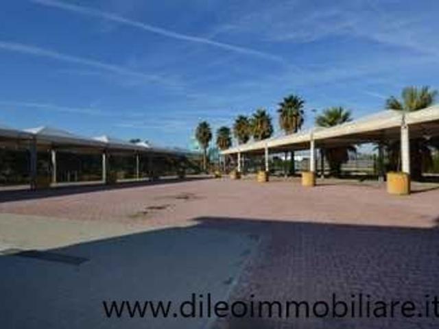 Locale Commerciale in affitto a Marche, Ascoli Piceno