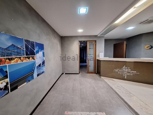 Locale Commerciale in affitto a Campobasso, Molise