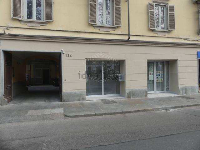 Locale Commerciale in affitto a Circoscrizione 7, Piemonte