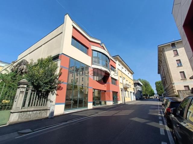 Locale Commerciale in affitto a Zona Centro, Brescia