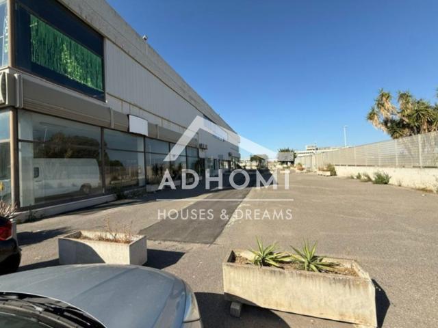 Locale Commerciale in affitto a Sant'Avendrace-Santa Gilla, Cagliari