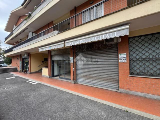 Locale Commerciale in affitto a Roma Capitale, Lazio
