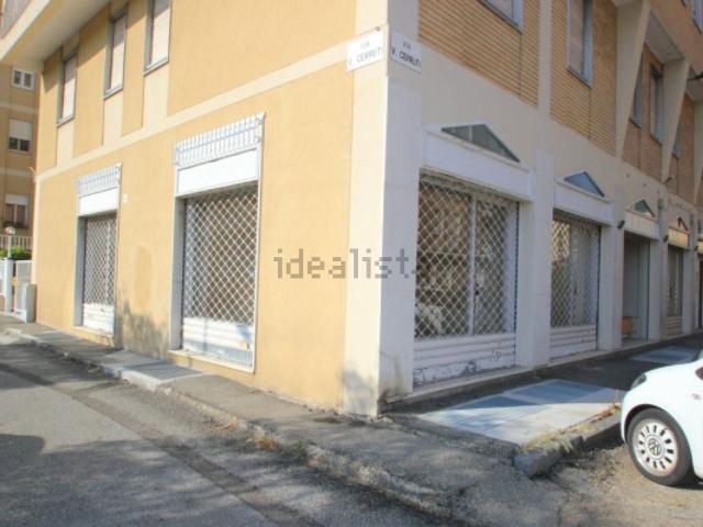 Locale Commerciale in affitto a Piazzo, Piemonte