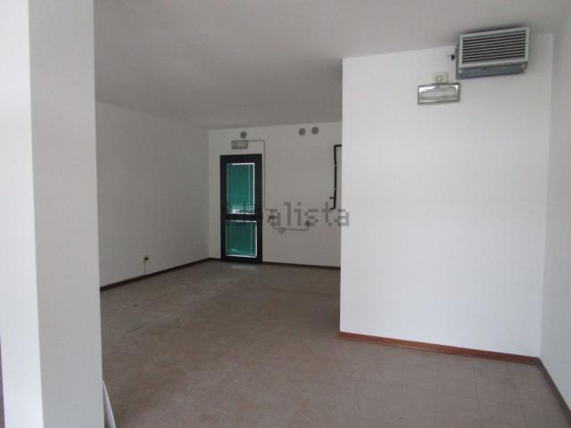 Locale Commerciale in affitto a Vigonza, Busa