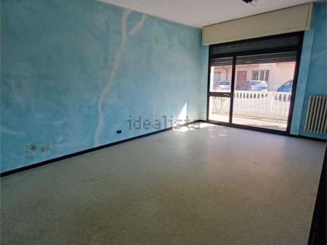 Locale Commerciale in affitto a Marche, Ancona