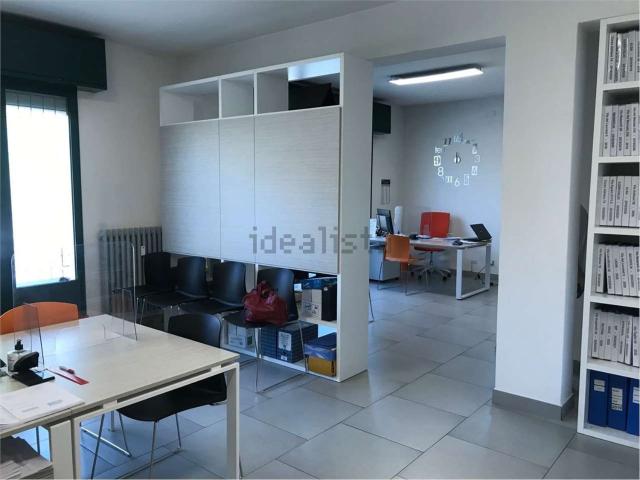 Locale Commerciale in affitto a San Faustino-Madonnina-Quattroville, Modena