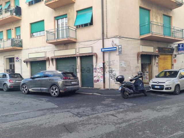 Locale Commerciale in affitto a Livorno, Toscana