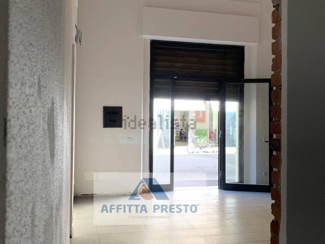 Locale Commerciale in affitto a Unione dei Comuni Circondario dell'Empolese Valdelsa, Empoli