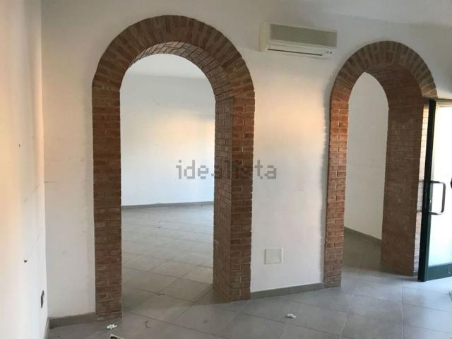 Locale Commerciale in affitto a Patrica, Frosinone