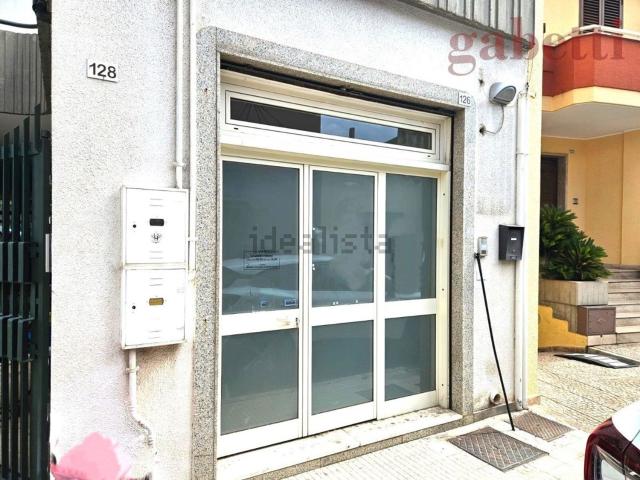 Locale Commerciale in affitto a Puglia, Lecce