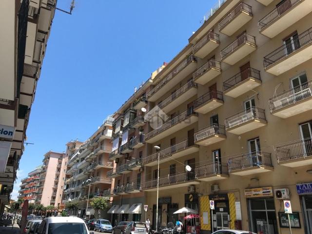 Locale Commerciale in affitto a Pioppaino, Castellammare Di Stabia